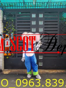 Mascot con voi 1 z2411966332175 bf5848e96d66c148a3c2b8faf49f94ee