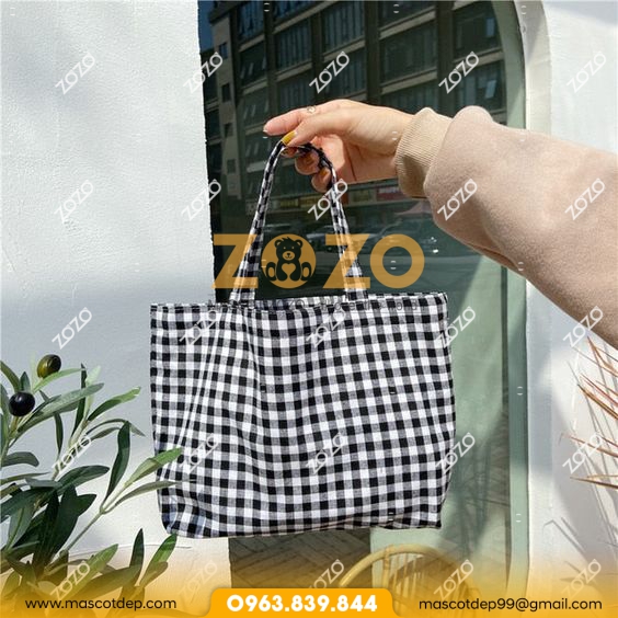 tuivaicanvas-1.jpg tuivaicanvas 1