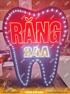 Standee chân sắt nha khoa