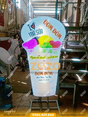 Làm Standee mô hình sản phẩm HCM