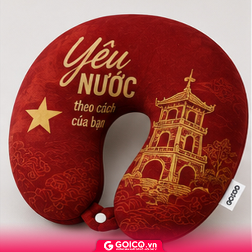 May gối chứ U in họa tiết yêu nước