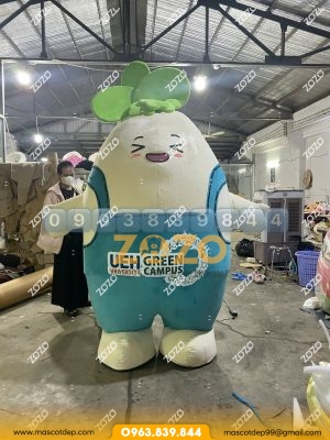 Mascot hơi củ cải UEH mặt trước