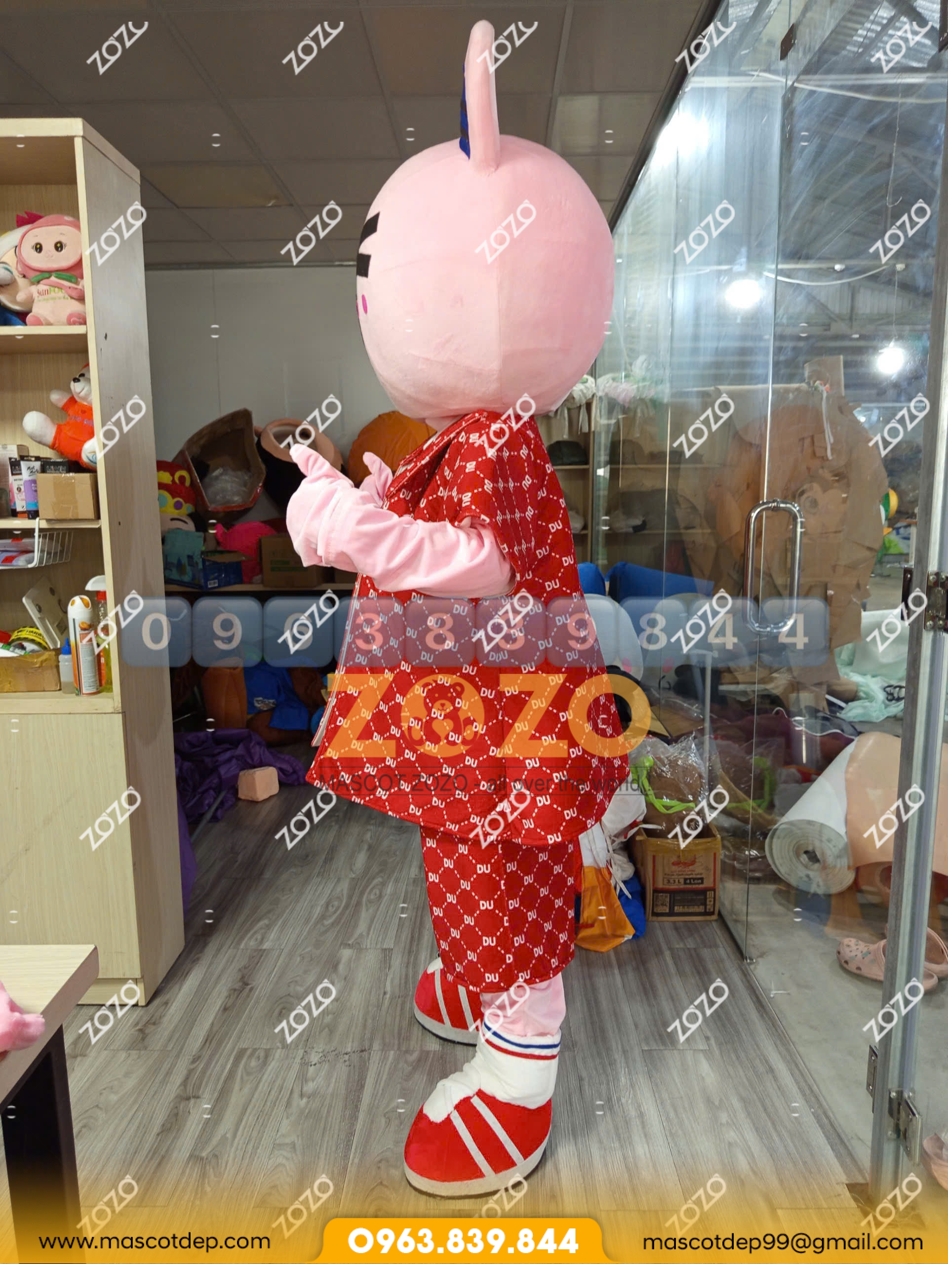 Mascot thỏ hồng Dudududu 5 Mascot thỏ hồng Dudududu mặt hông