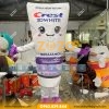 Mascot tuýp kem đánh răng Crest 3D White mặt trước