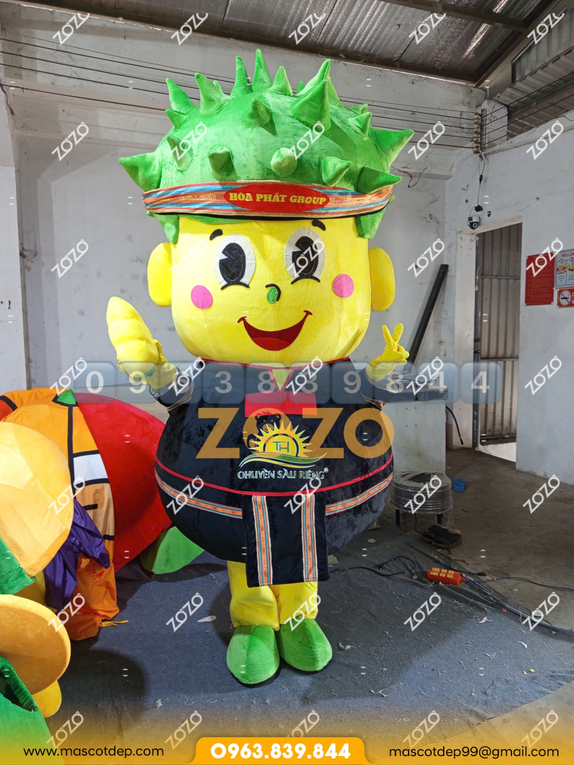 Mascot sầu riêng O Huyền 1