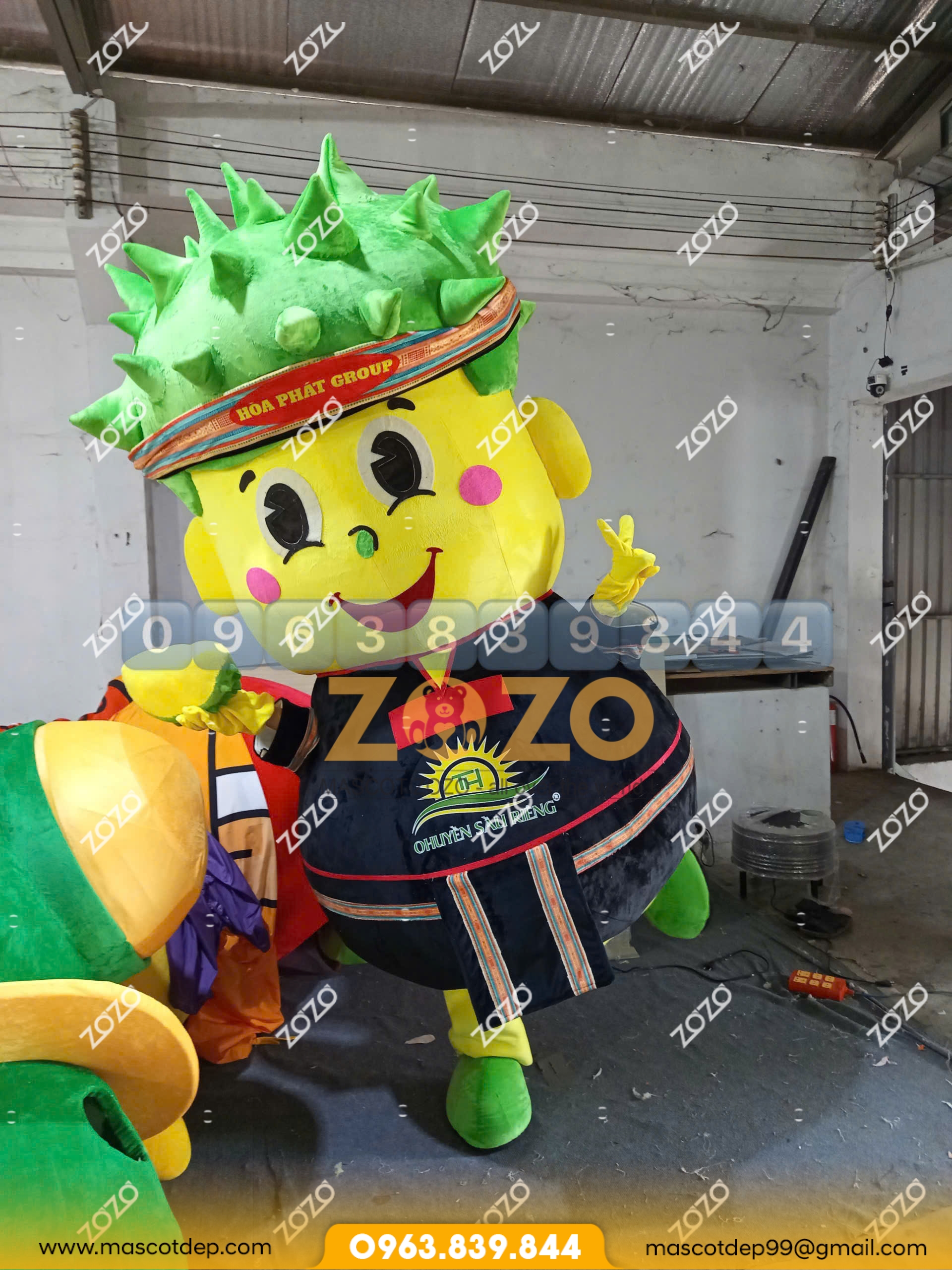 Mascot sầu riêng O Huyền 2 Mascot sầu riêng O Huyền 2