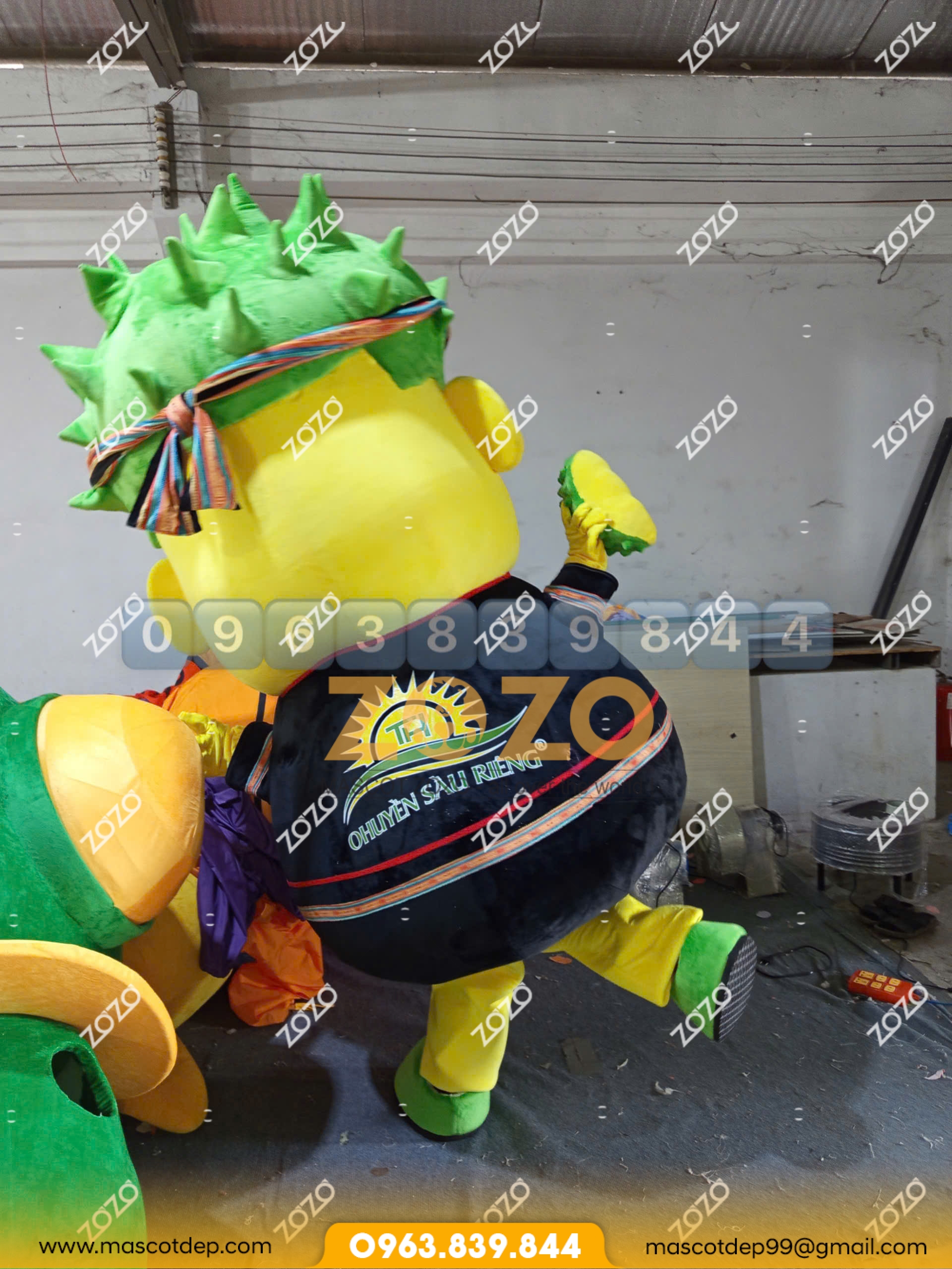 Mascot sầu riêng O Huyền 4