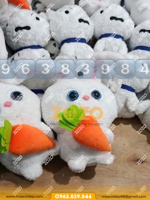 Thỏ bông trắng ôm cà rốt 1