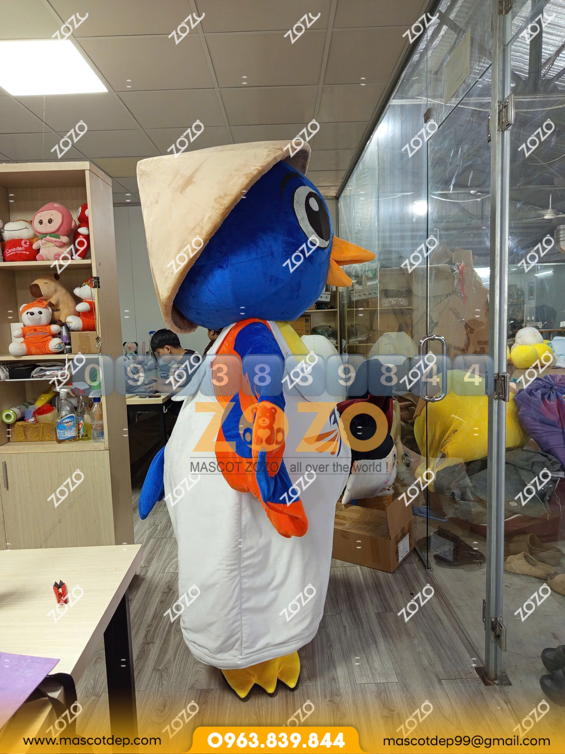 Mascot chim DMC mặt hông 2