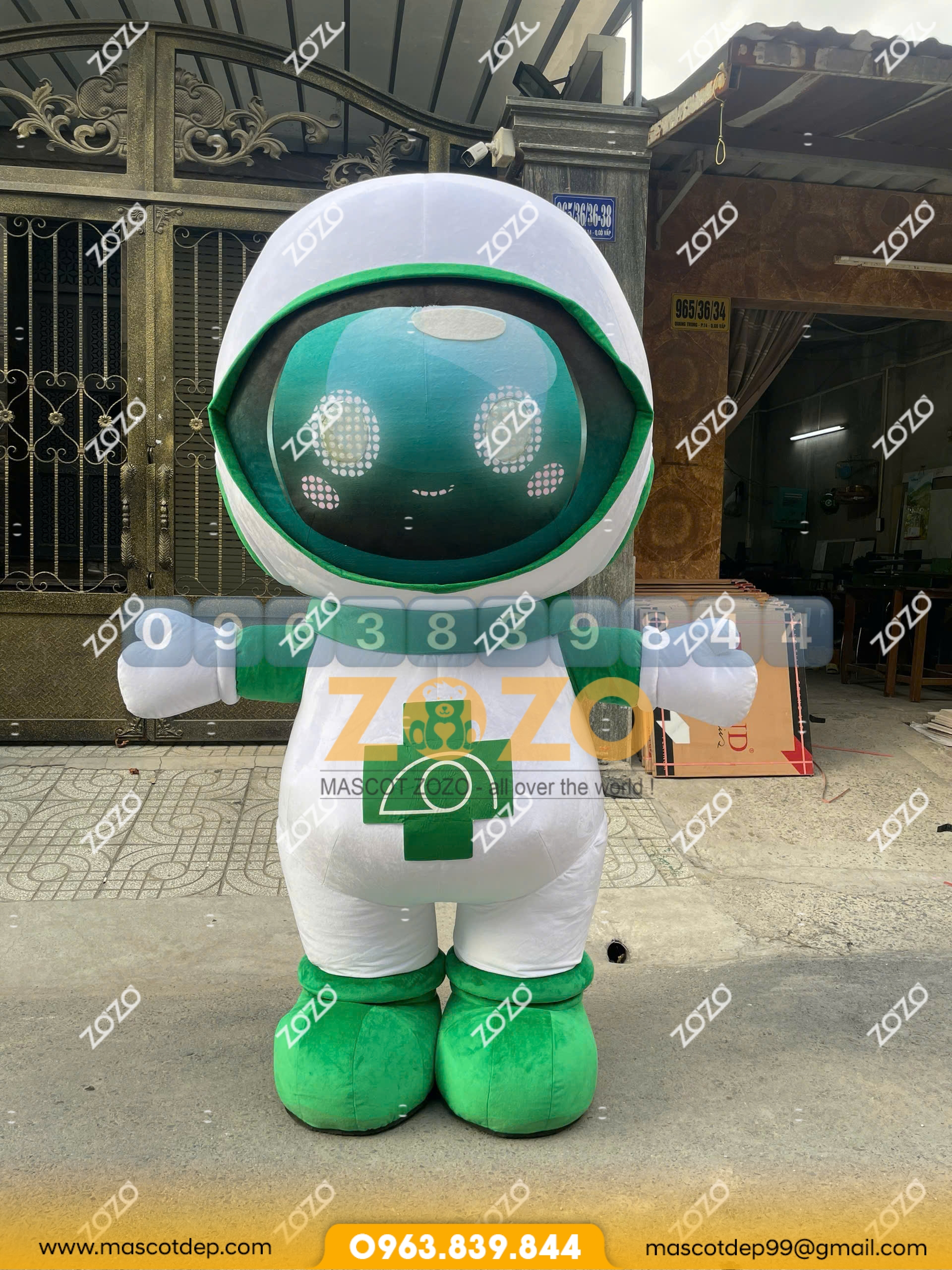 Mascot hơi bệnh viện mắt mặt trước