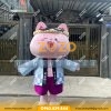 Mascot mèo hồng mặt trước